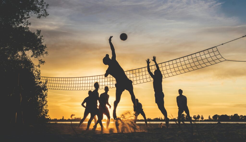Sports d'été au Québec : course à pied, vélo et volleyball de plage