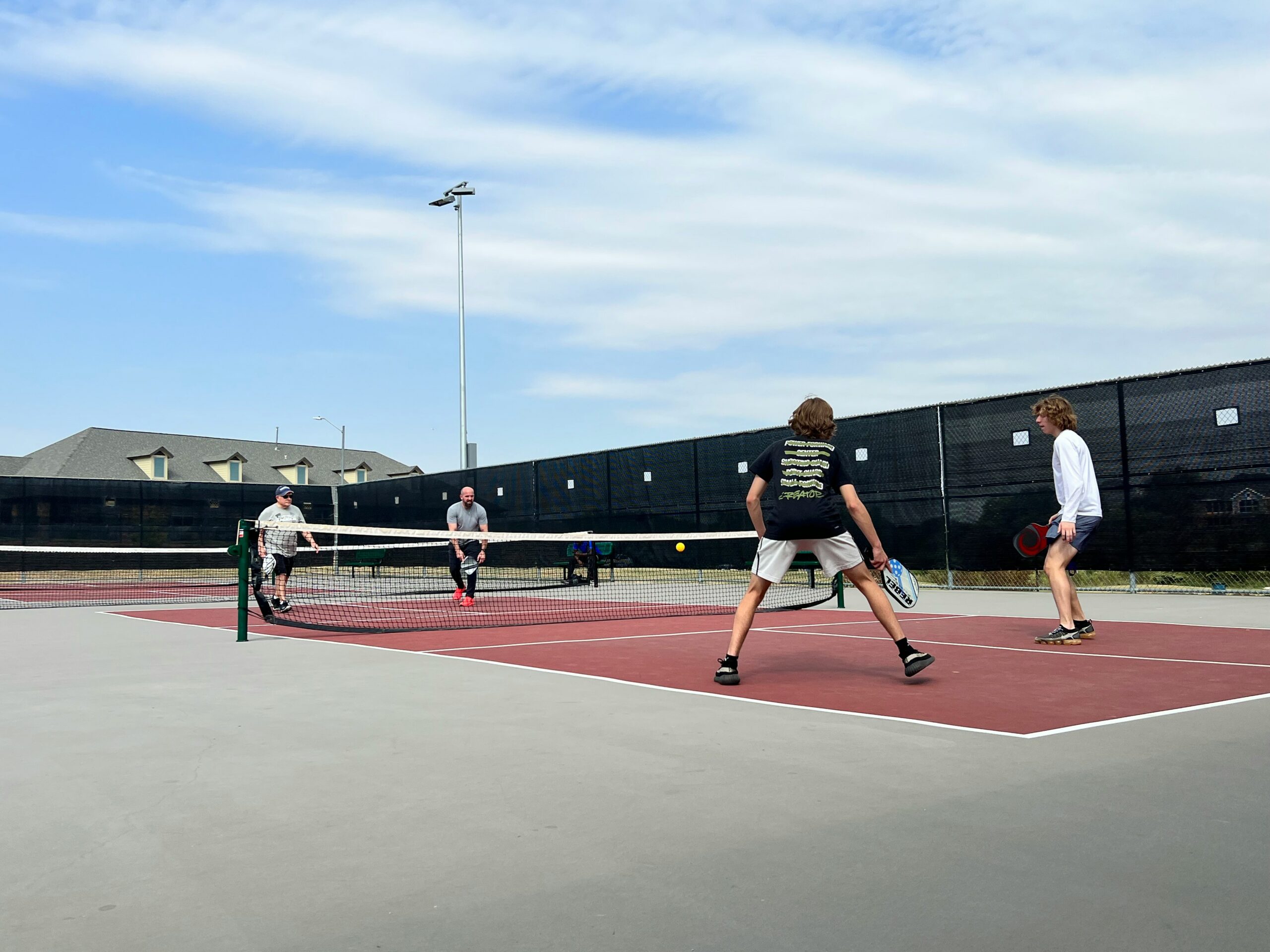 Le pickleball : le sport parfait pour tous les âges